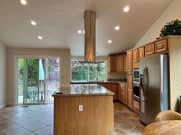 4th image of 881 Fieldwood Ct