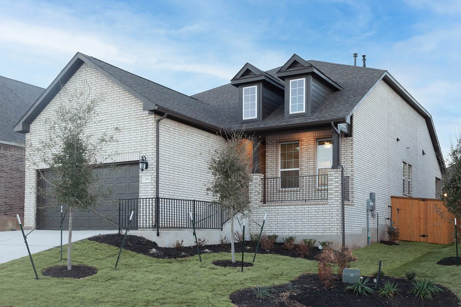 3 bed, 2.0 bath, 2106 sqft, $2,375 — Photo 1