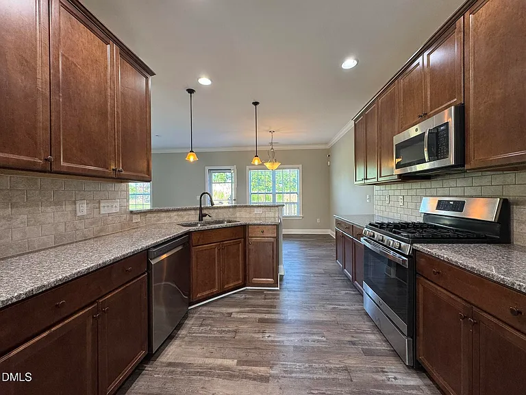 528 Walker Ranch Dr — Photo 7