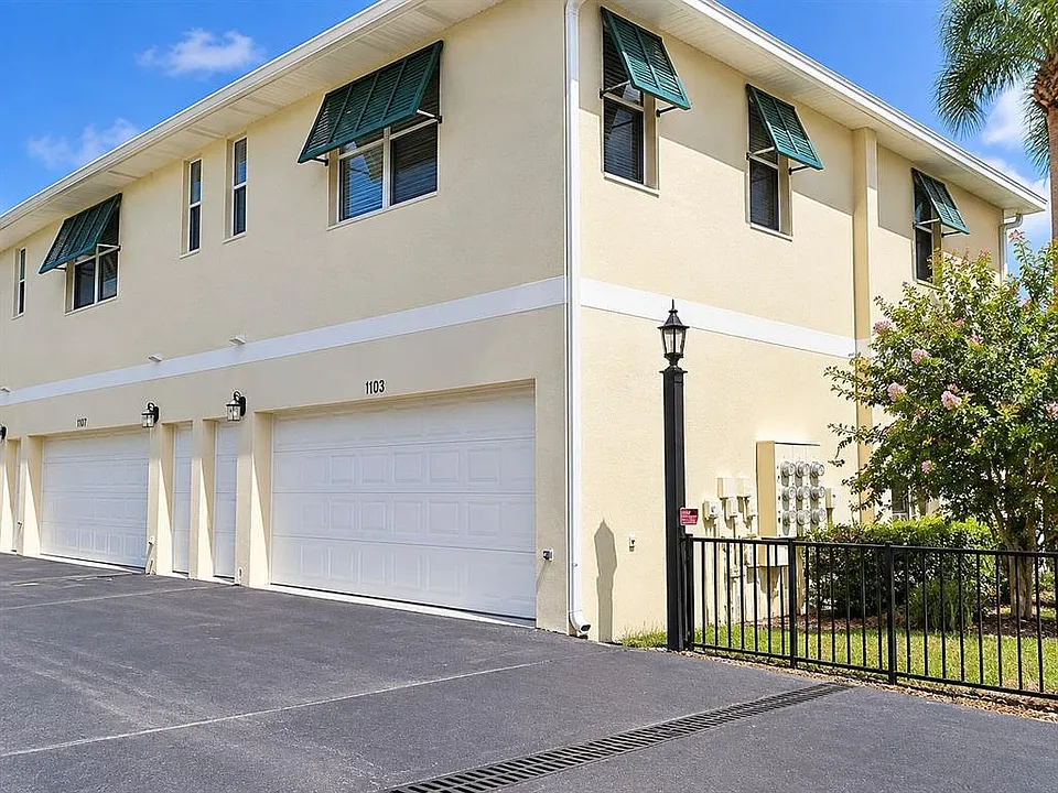 1103 Islamorada Ln