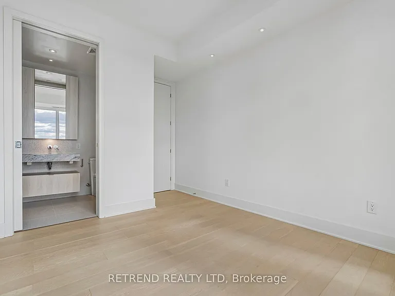 11 Yorkville Ave #5709 — Photo 31