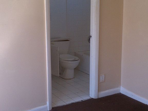 4th image of 1026 NW 8th Ave