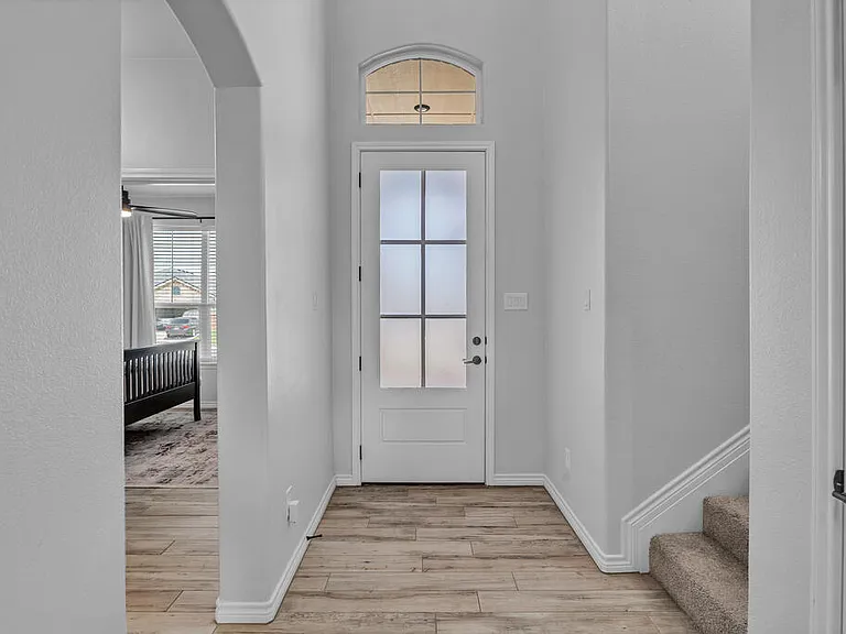 2726 Shirley Dr — Photo 4