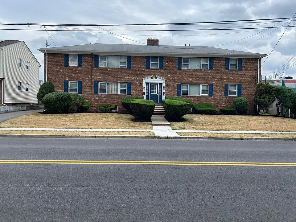 10 Summit Ave #2