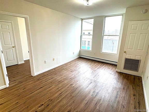 2nd image of 315 Main St APT 3