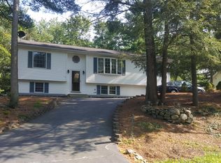2389 Woodcrest Dr, East Stroudsburg, PA 18302