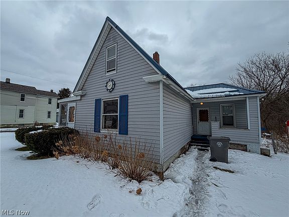 2nd image of 1583 Wellington Ave