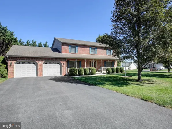 469 Terrilynn Dr, Chambersburg, PA 17202
