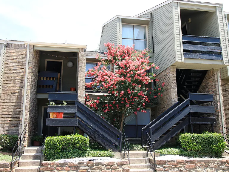 Preston Racquet Club Apartments — Photo 20