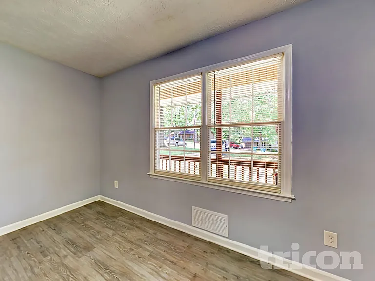 270 Amanda Ct — Photo 15