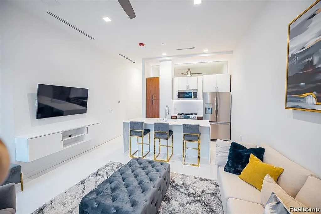 1 bed, 757 sqft, $3,000 — Photo 1