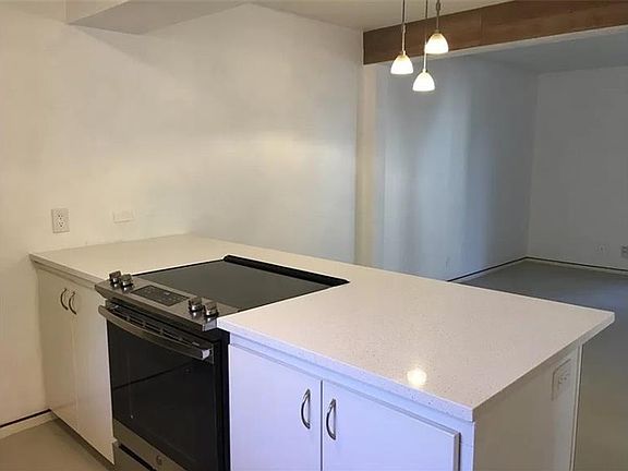 2nd image of 1304 Mariposa Dr APT 171