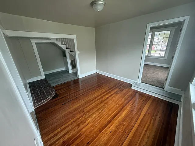 627 Rolfe St — Photo 9