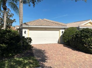 7562 Quinto Dr, Sarasota, FL 34238