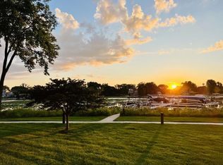 5379 Mariners Cove Dr UNIT 504, Madison, WI 53704