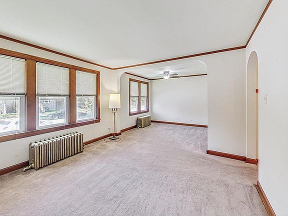 3rd image of 4501 N Melvina Ave