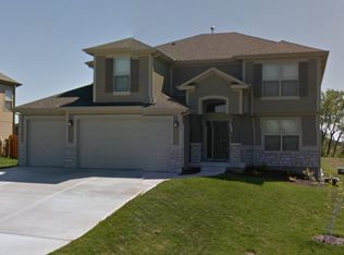831 SW 35th Ter, Lees Summit, MO 64082