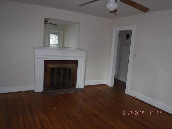 2nd image of 2609 E 3rd St