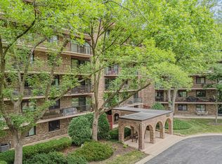 35 S Baybrook Dr Unit 610, Palatine, IL 60074