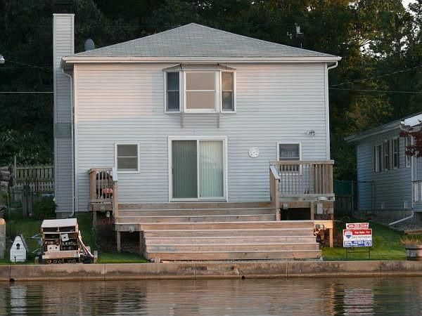 2nd image of 27316 Oak Dr