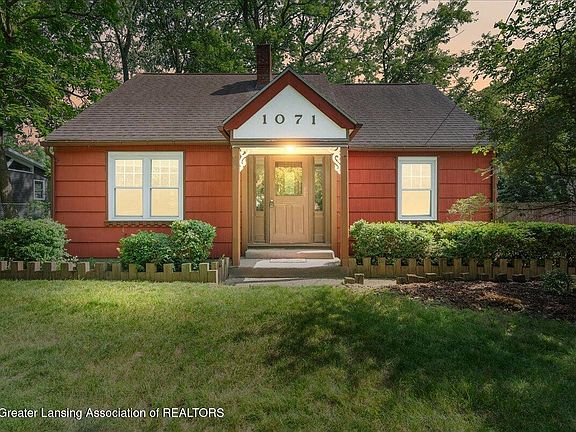 2nd image of 1071 Lilac Ave