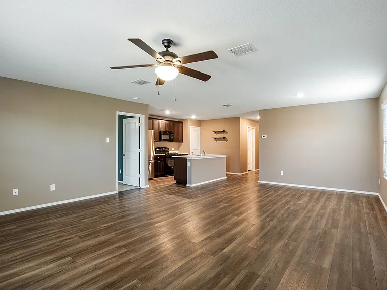 417 Sweetshade Ln — Photo 8