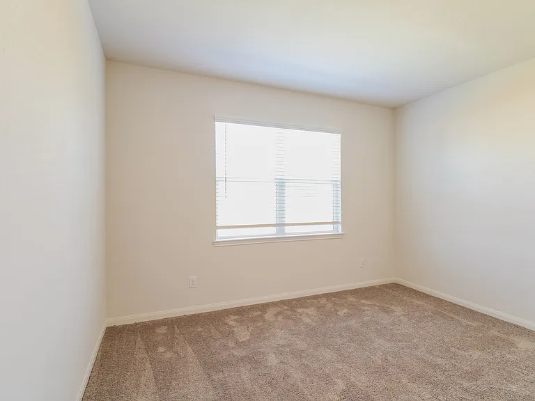 26836 Steinbeck Dr — Photo 5
