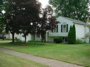 26481 Kingswood Dr, Olmsted Township, OH