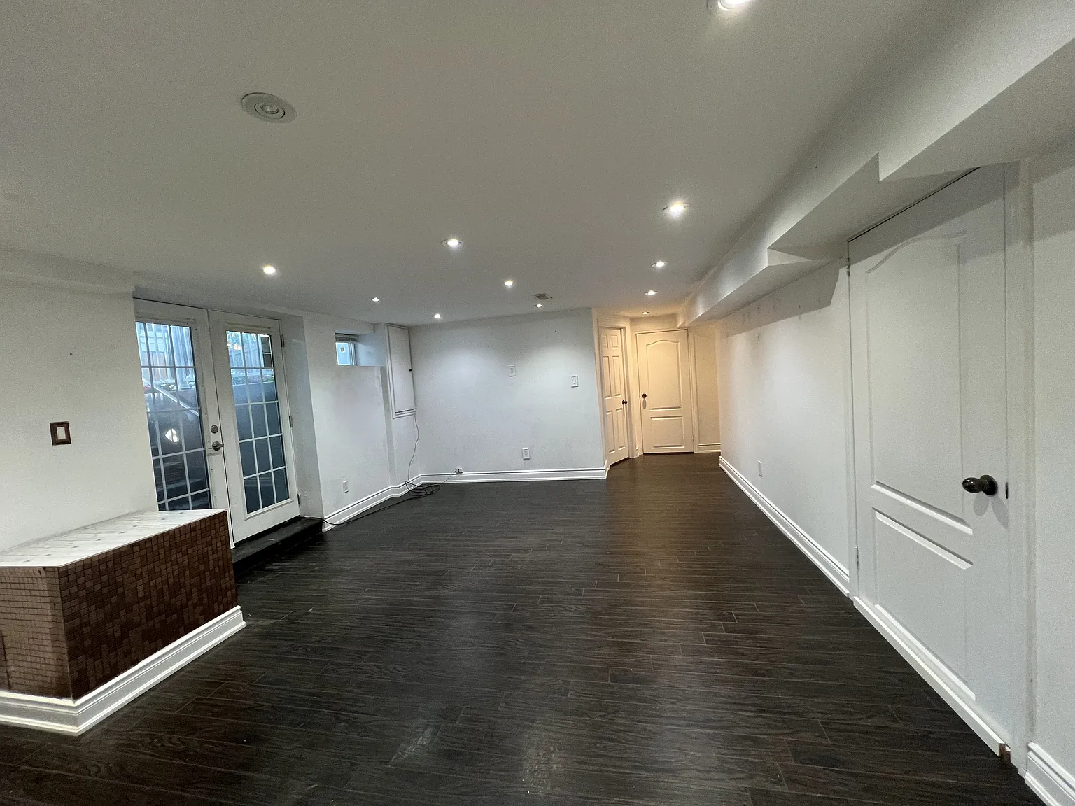 10 Burgby Ave #Basement photo 1