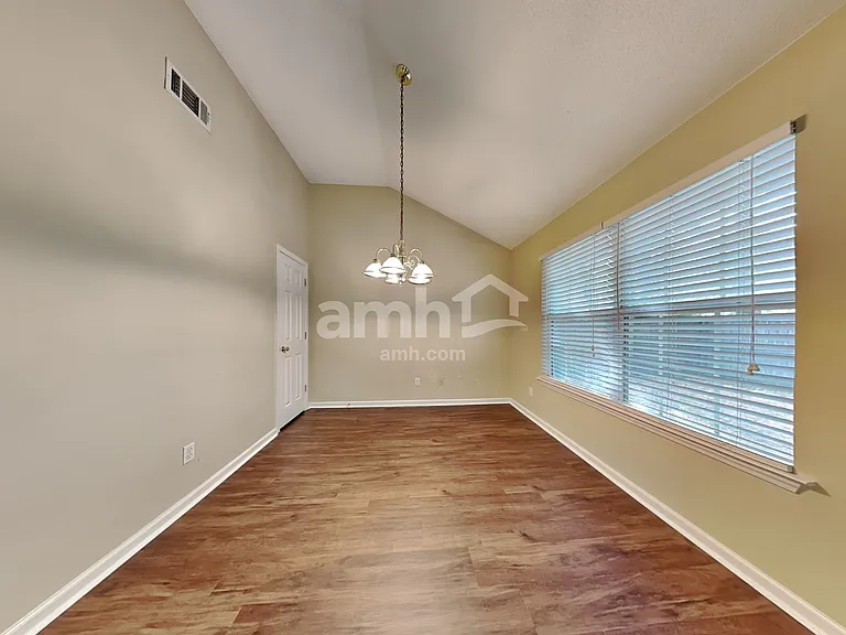 117 W Tisbury Ln — Photo 7