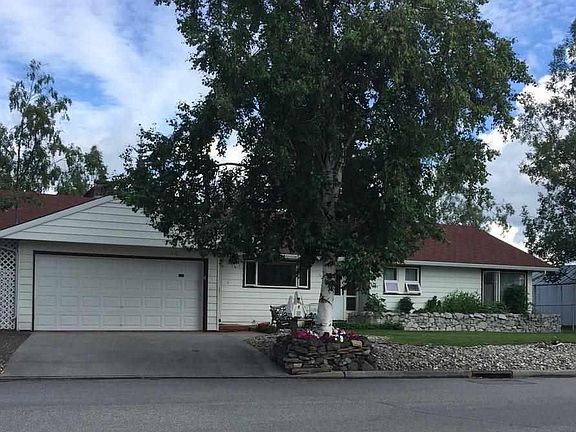 2nd image of 2920 Riverview Dr