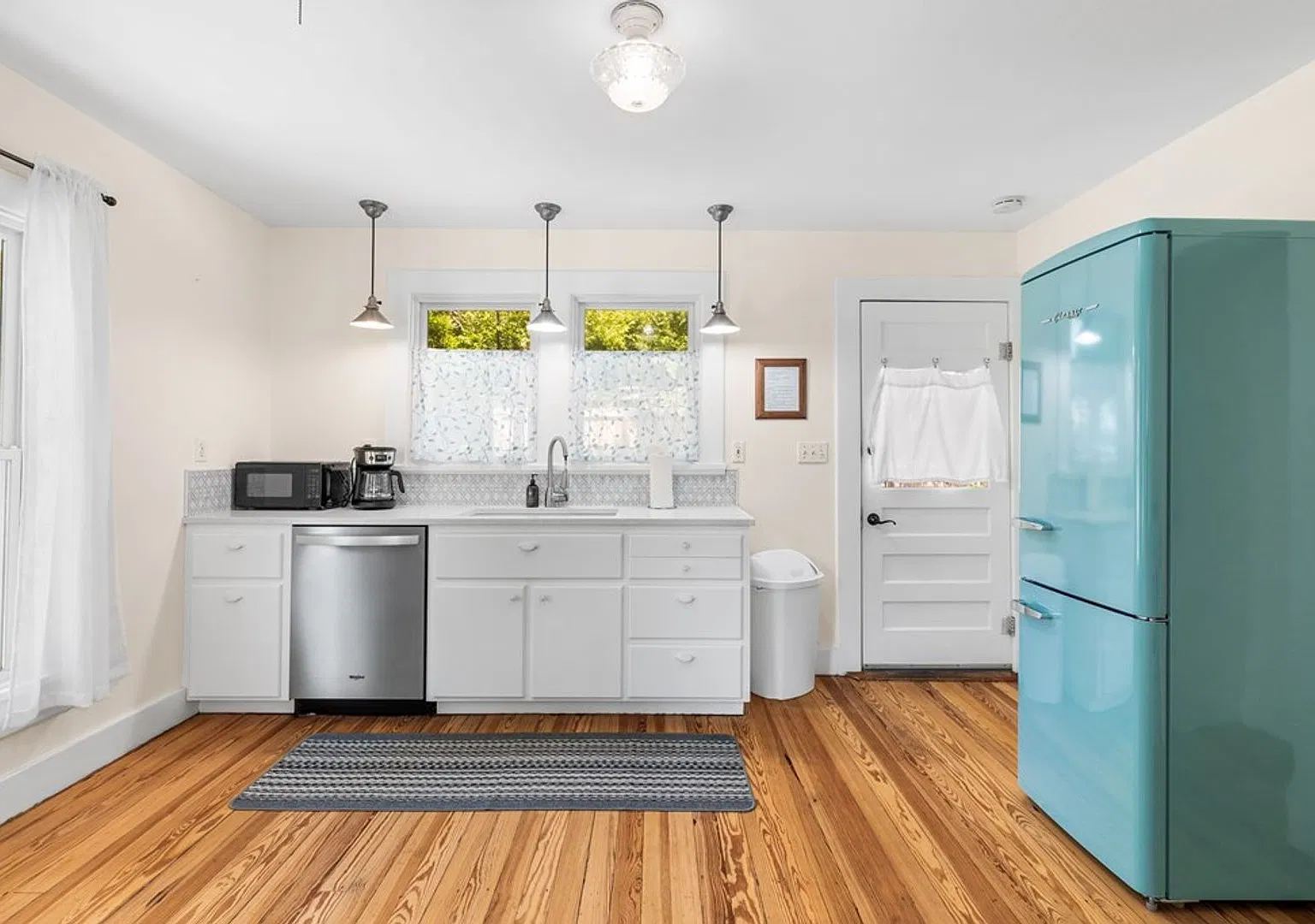 For Lease!! Fully Furnished! — Photo 3