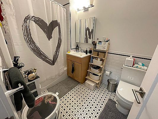 4th image of 330 E 54th St APT 1D