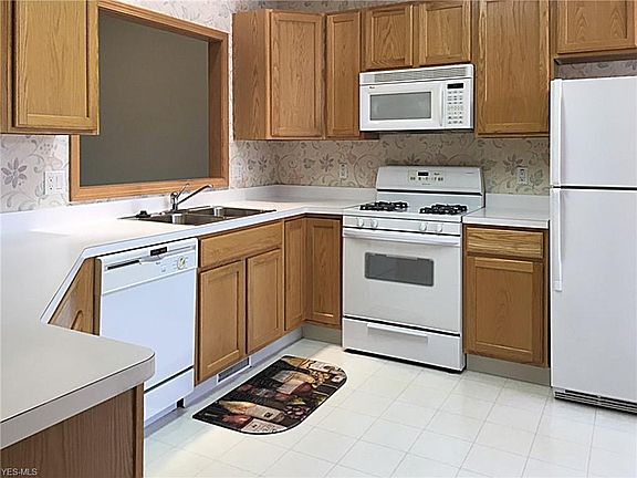 5th image of 6907 Savannah Dr