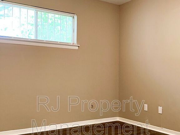 5th image of 2093 Jefferson Ave APT 3