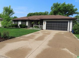 115 Golden Dr, Sergeant Bluff, IA 51054
