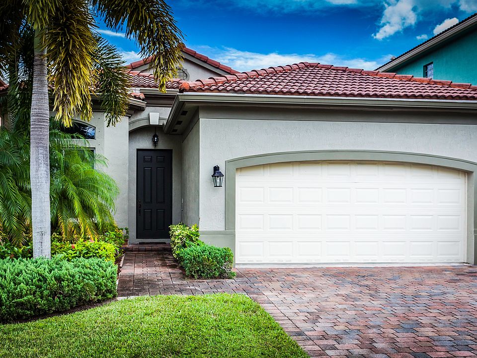 1st image of 27 Country Lake Cir