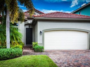 27 Country Lake Cir, Boynton Beach, FL 33436