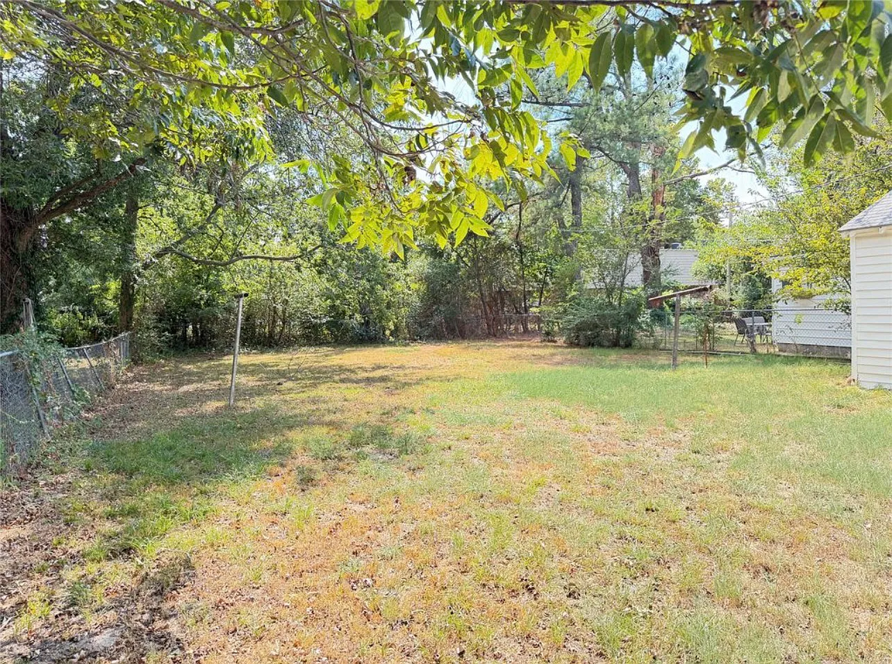 2 bed, 940 sqft, $975 — Photo 2