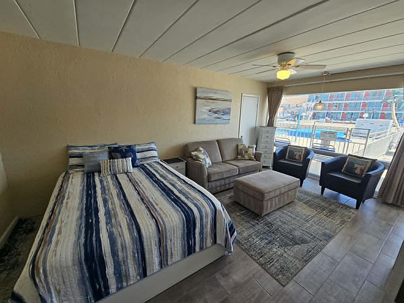 4th image of 6701 Atlantic Ave #106