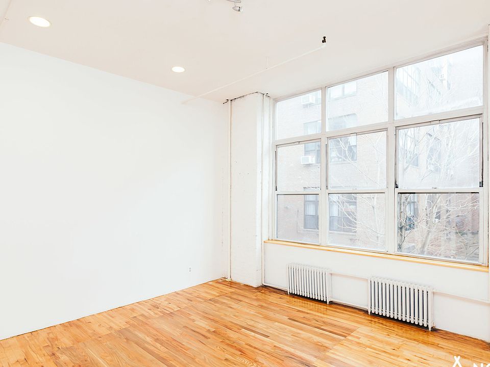 2nd image of 476 Jefferson St #419B