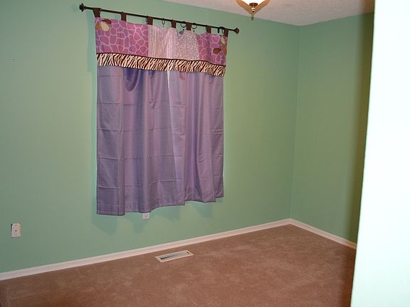 4th image of 2528 Lund Ave SE