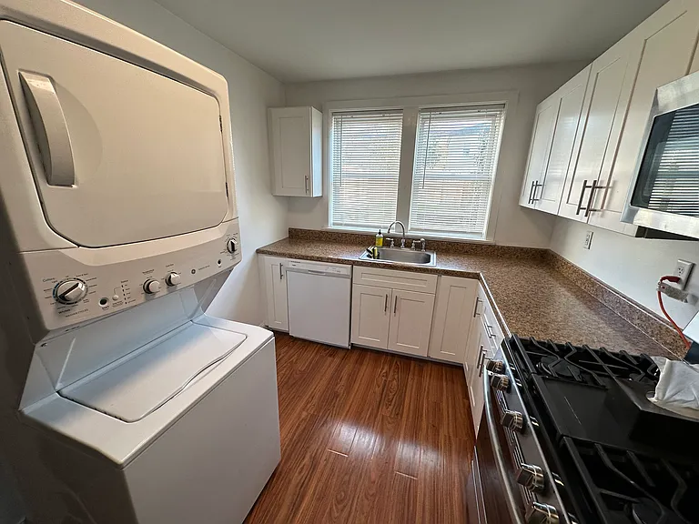 310 E Miner St — Photo 19