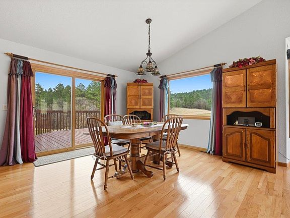 4th image of 1129 Foothills Rd