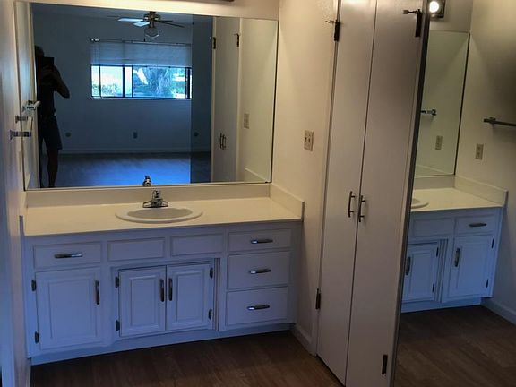 Master bath area