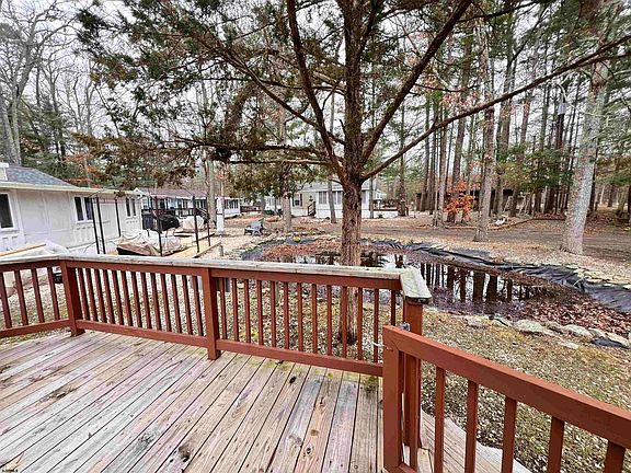 3rd image of 135 Thompson #84 Ln