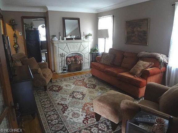 4th image of 14118 Saint James Ave