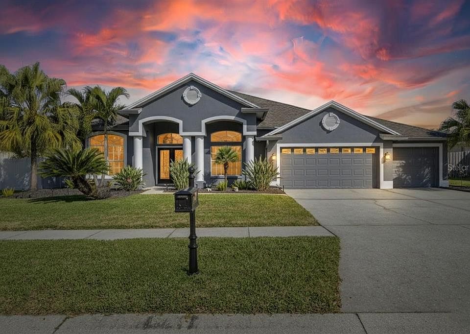 1st image of 10114 Kingshyre Way