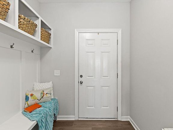 3rd image of 435 Leighann Ridge Ln