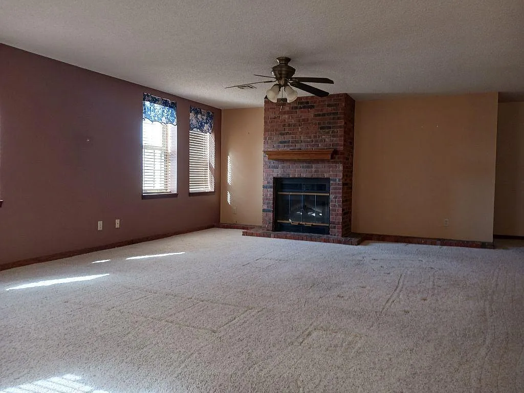 2 bed, 1640 sqft, $1,365 — Photo 2